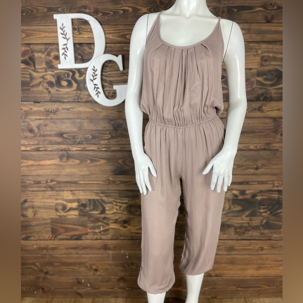 Chic‎ Beige Sleeveless Jumpsuit